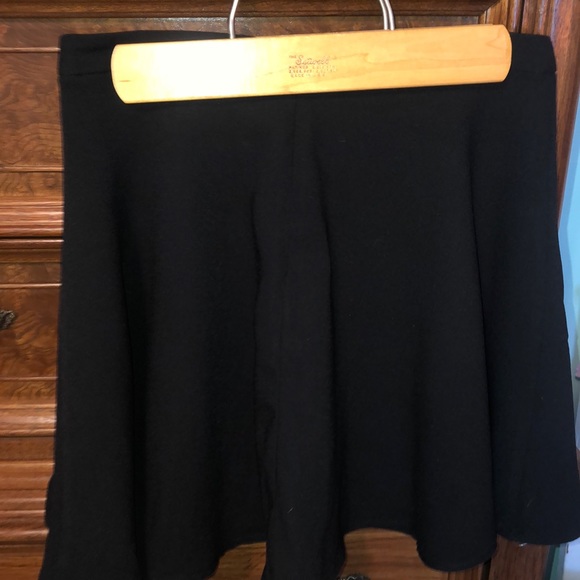 Forever 21 Gemini skirt - Picture 2 of 3